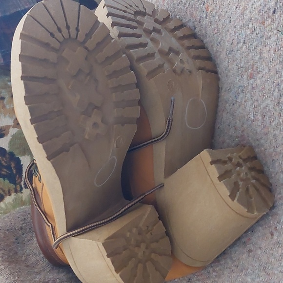 Brand New without tags - Picture 3 of 5